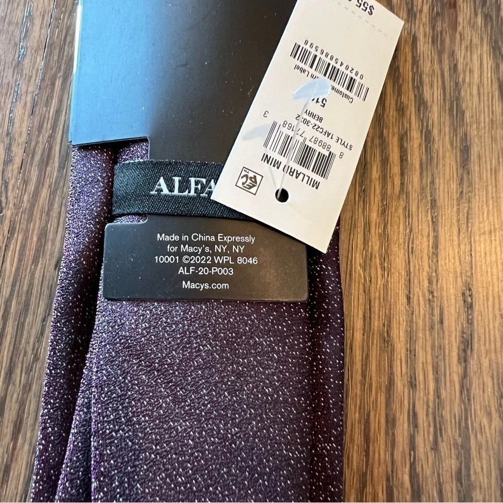 NWT mens Alfani slim neck tie stain resistant Millard Mini berry color